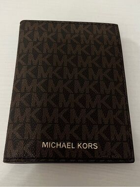 Michael Kors Brown MK Logo Jet Set Passport Cover Travel Wallet